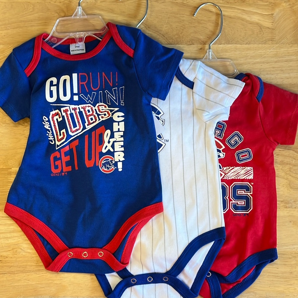 New 3-6 months Chicago Cubs onesie